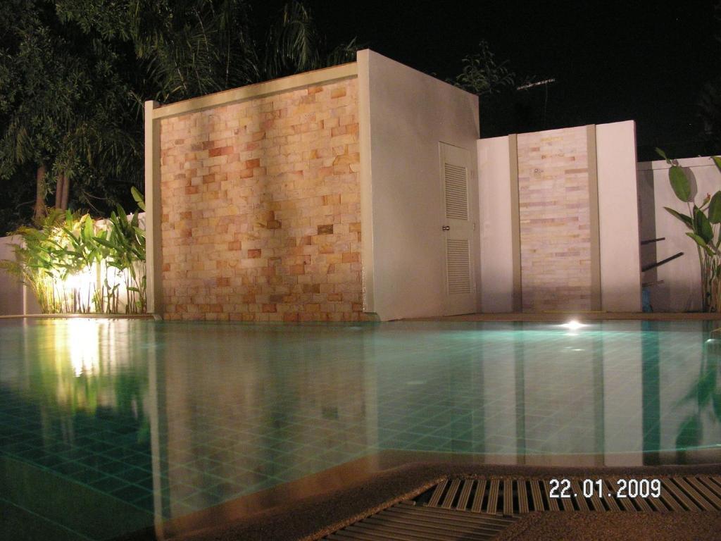 Resort Babylon Pool