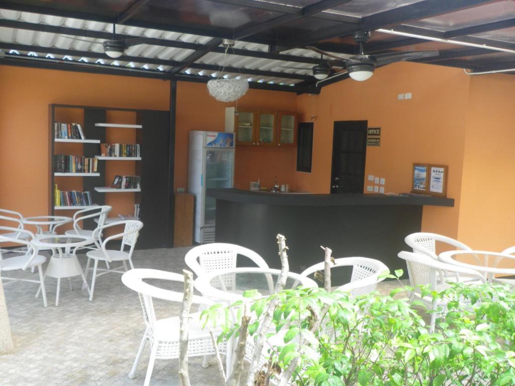 Babylon Pool 4* Nai Harn