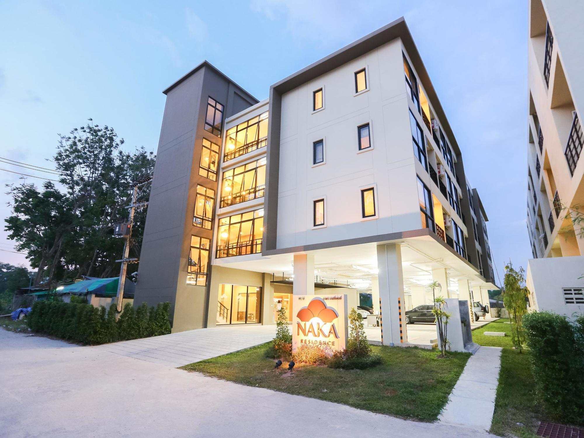 Naka Aparthotel