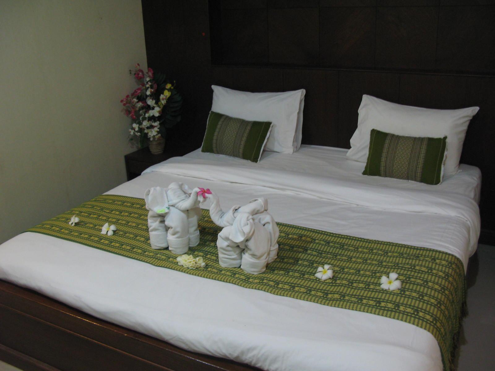 Triple Rund Place Hotel 2*