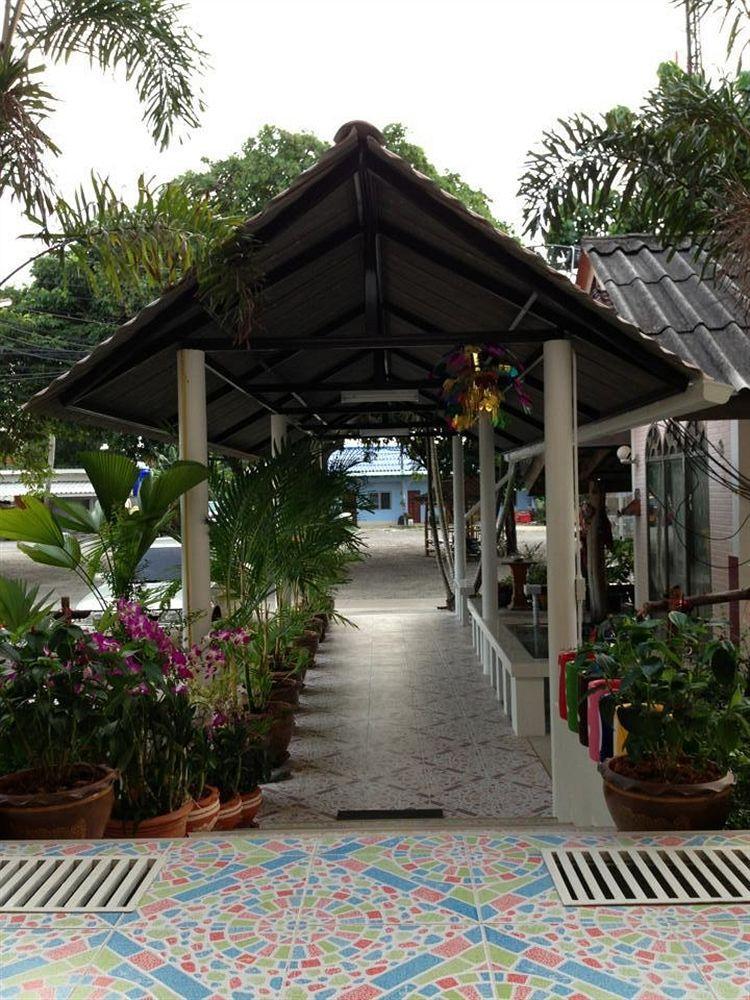 Phuket Airport Hotel 2*