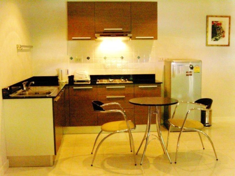 Service Apartment Karon