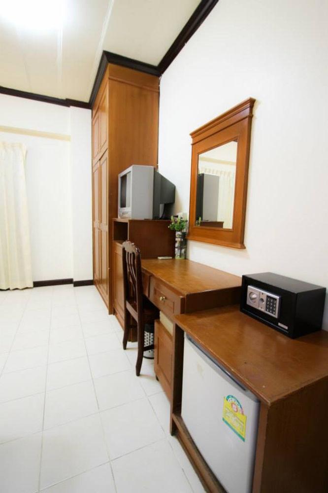 Holidays House Hotel