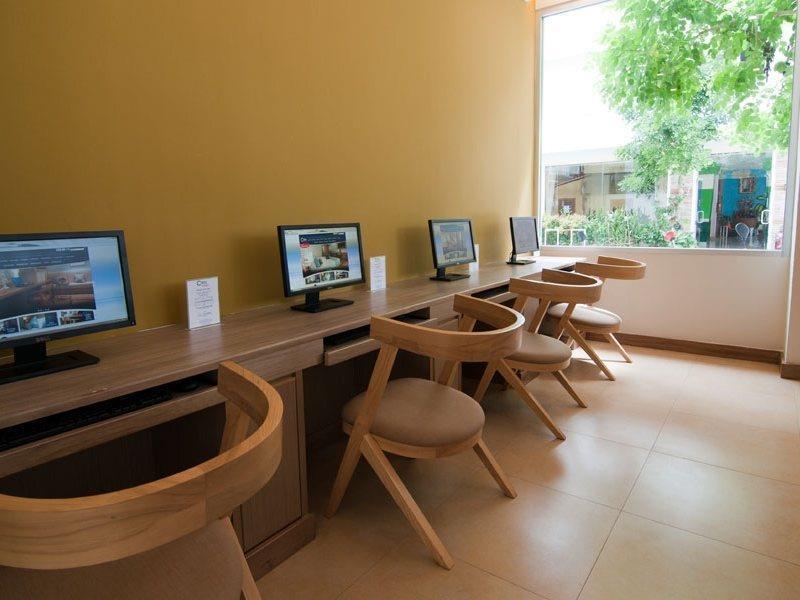Hotel Ashlee Plaza & 4*