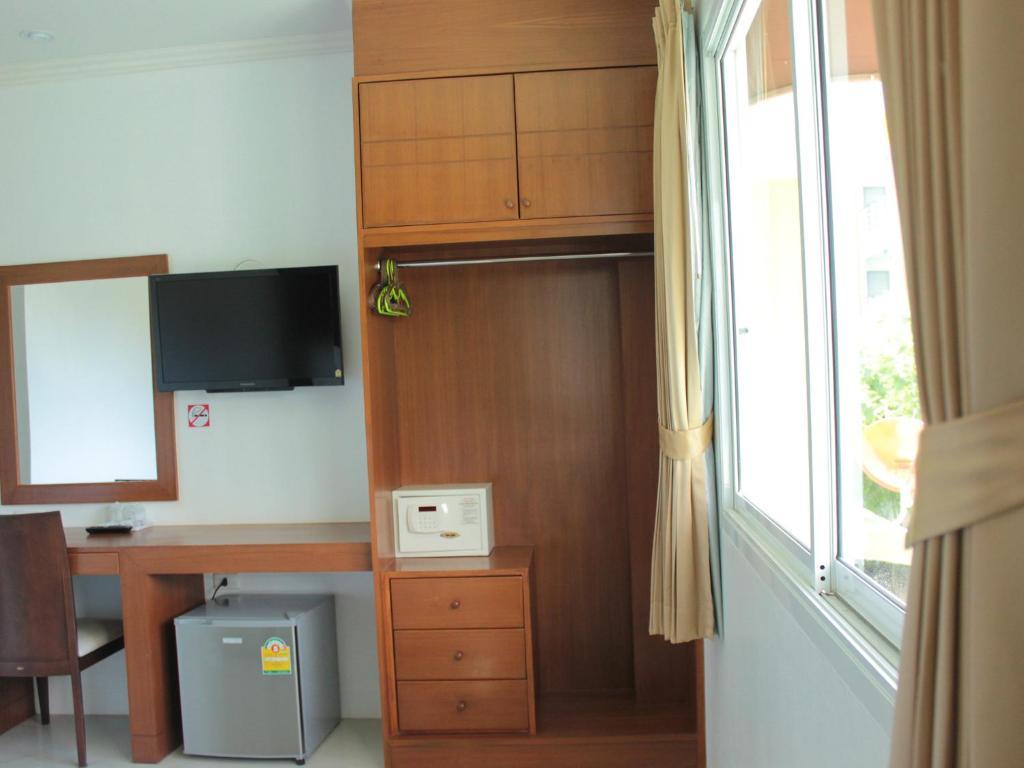 Hotel Sukcheewa Phuket 3*