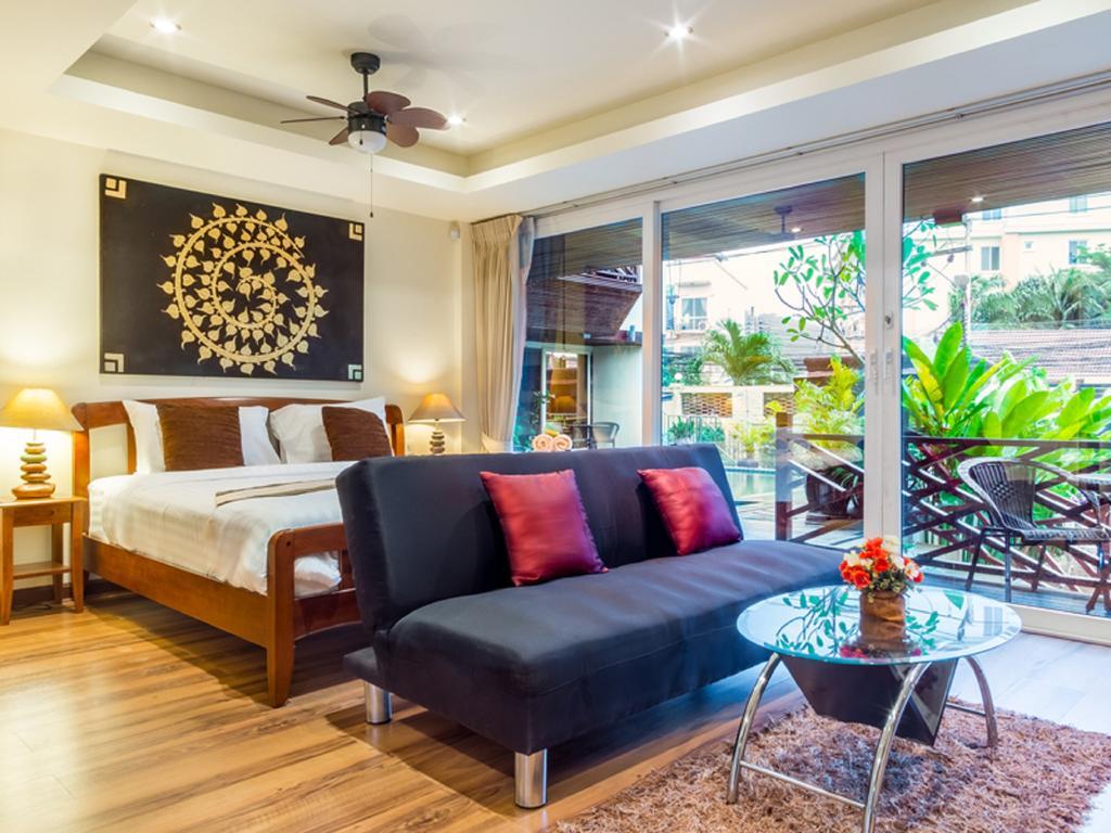 At Naiharn Boutique Hotel