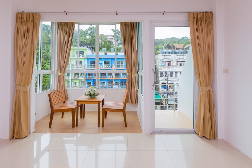Hotel Sukcheewa Phuket 3*