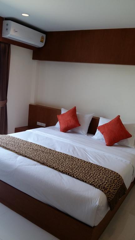 Dee Dee Mansion Airport Apartment *