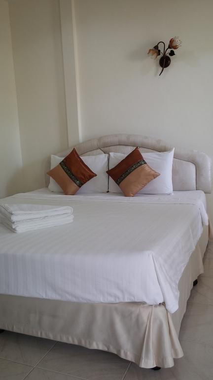 Wattana Guest house *