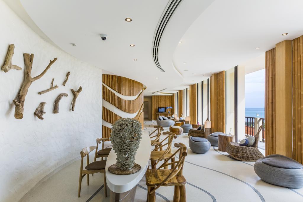 Bandara Resort, Phuket 4*