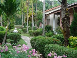 Holiday Village And Natural Garden Hotel 2*