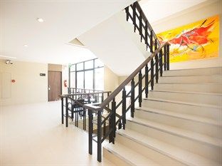 Naka Aparthotel 2*