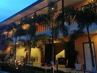Phuket Airport Hotel 2*