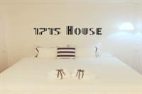 Tempat peranginan 1715 House - White Rhino