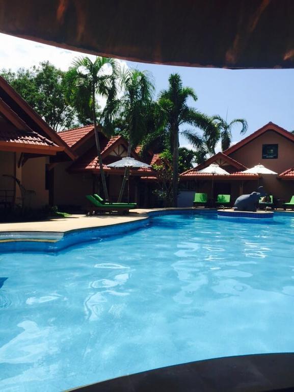 Resort The Happy Elephant