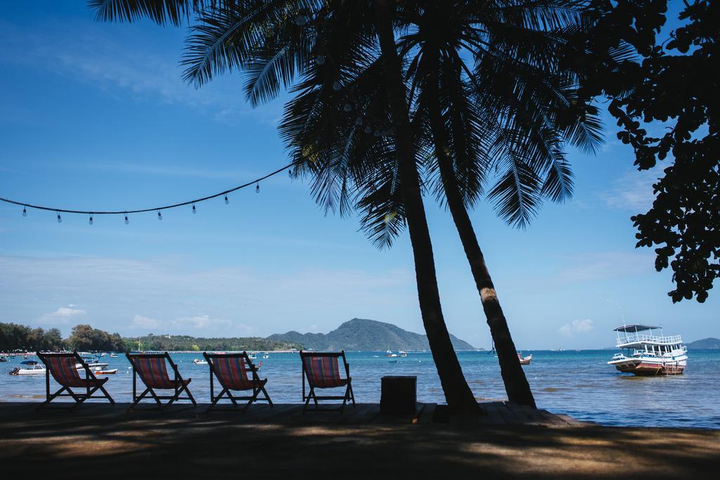 View Beachfront Holiday home