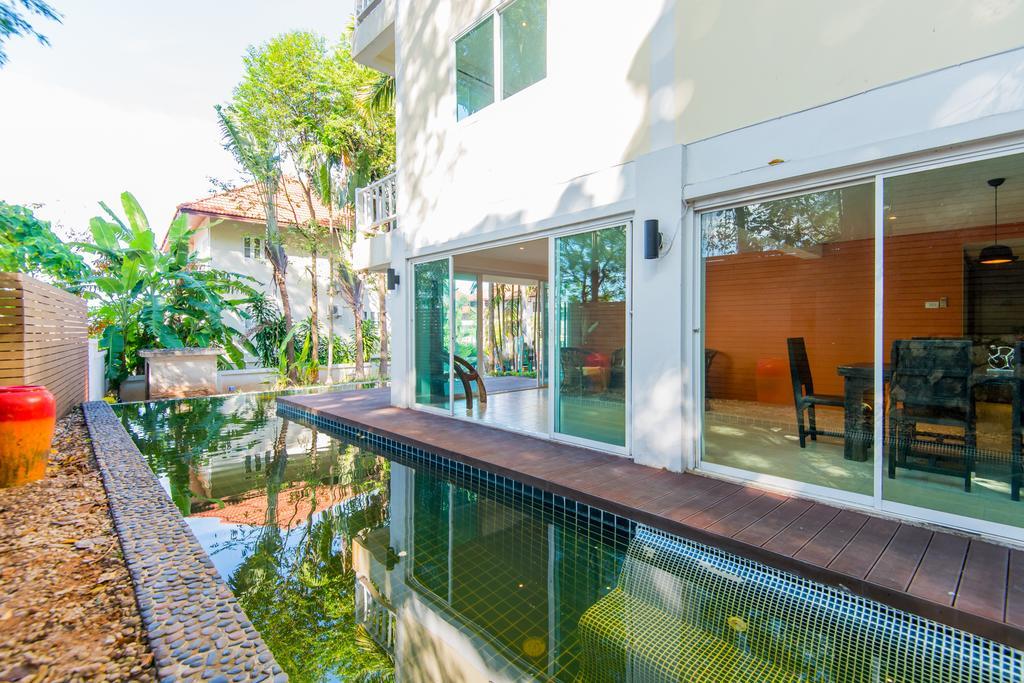 Tananza Pool Nern Khao Phuket