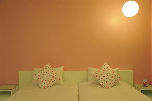 Clear House Phuket Hotel 2*
