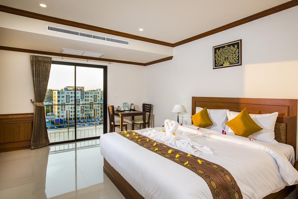 Airport Phuket 4*