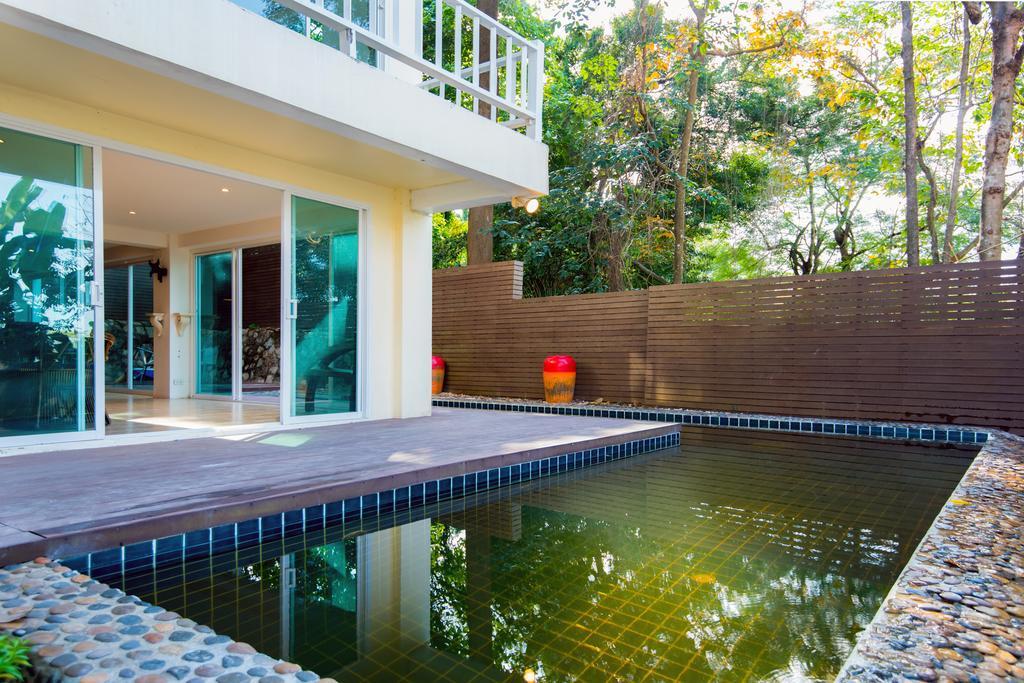 Tananza Pool Nern Khao Phuket *