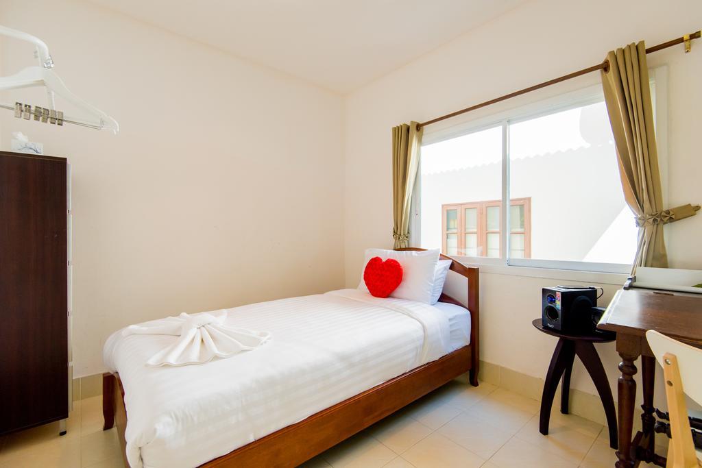 Tananza Pool Nern Khao Phuket *