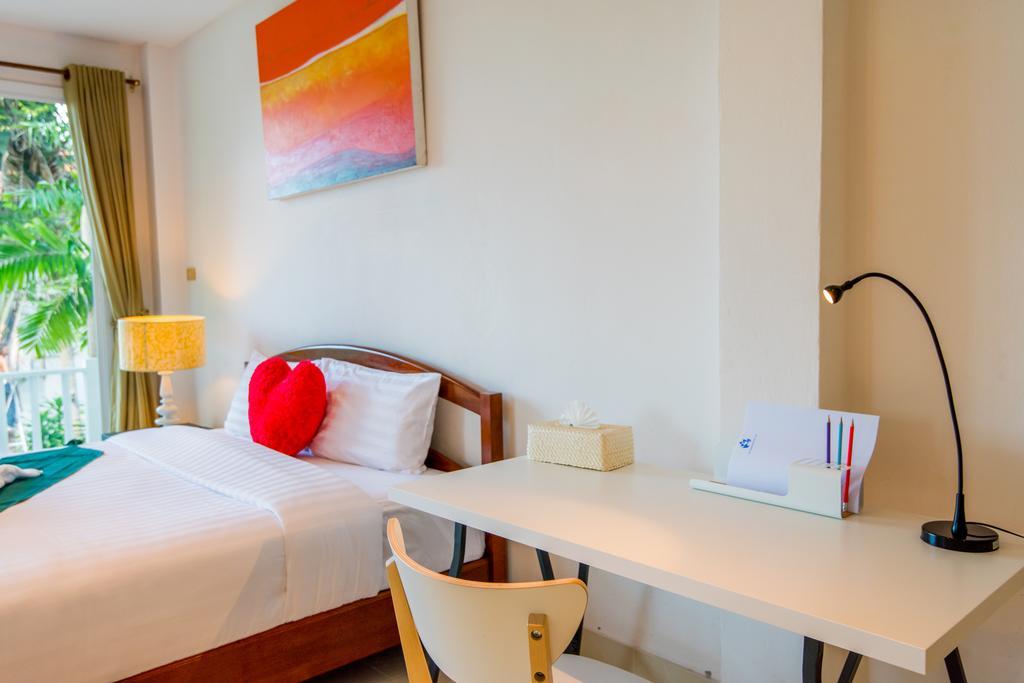 Tananza Pool Nern Khao Phuket *