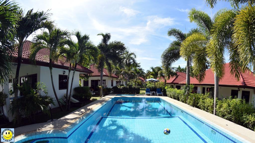 D&k Smiley Phuket Tempat peranginan