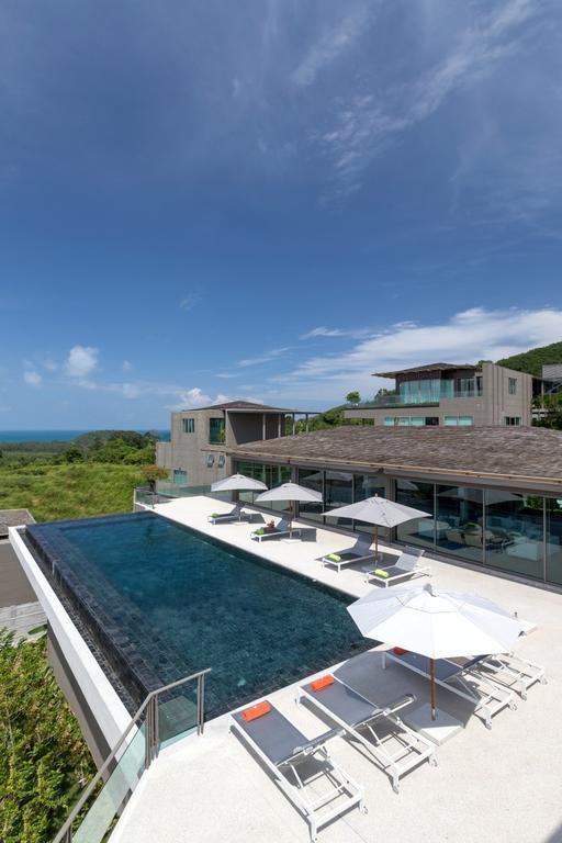 Tropical Castle Phuket By Resava * Strand Layan