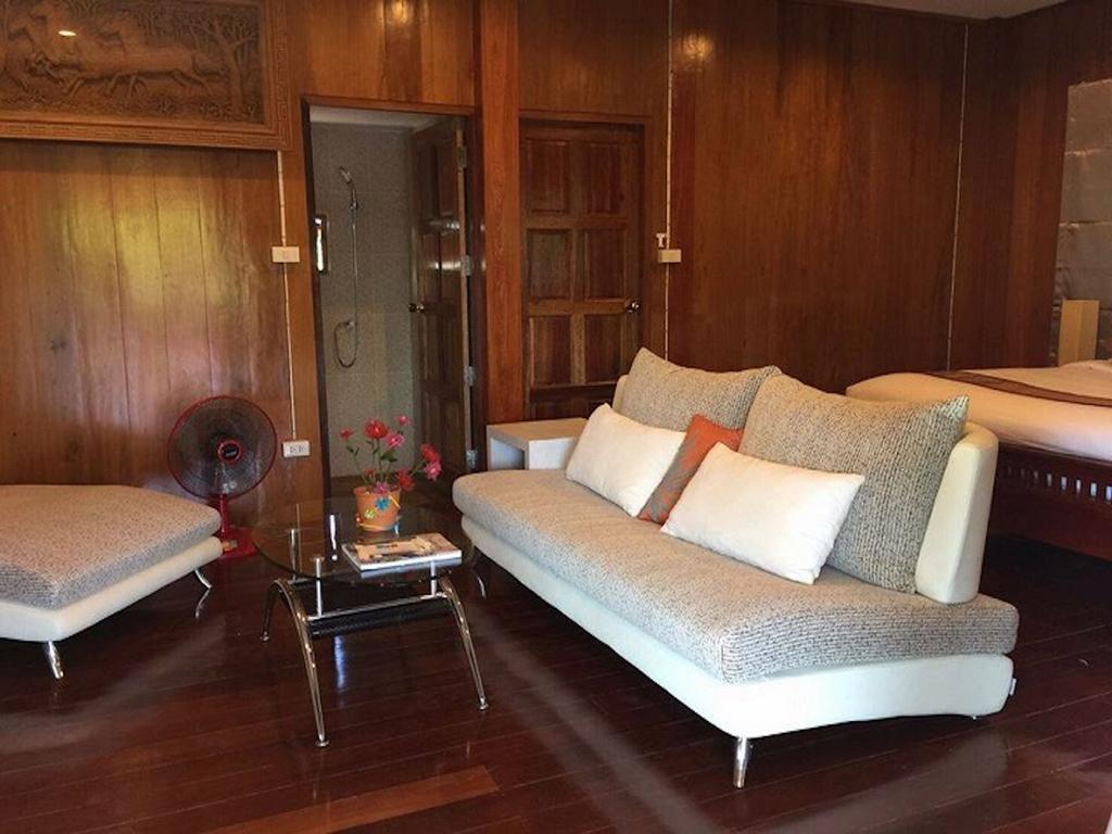 Triple Three Maikhao Villa *