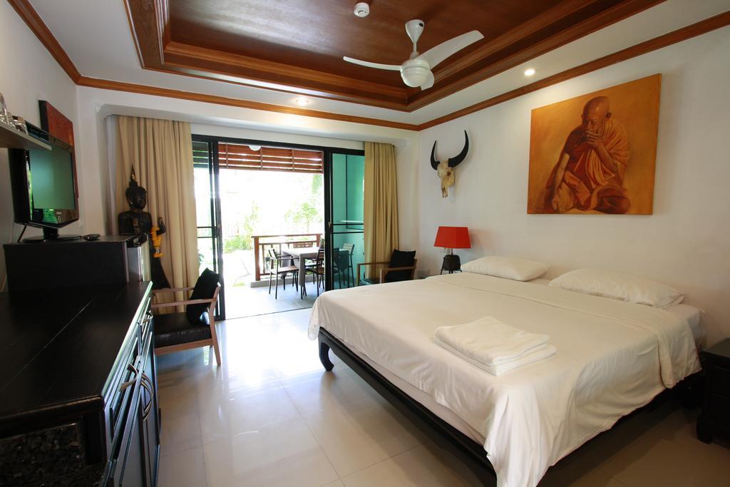 Sabai Surin Beach (Phuket)