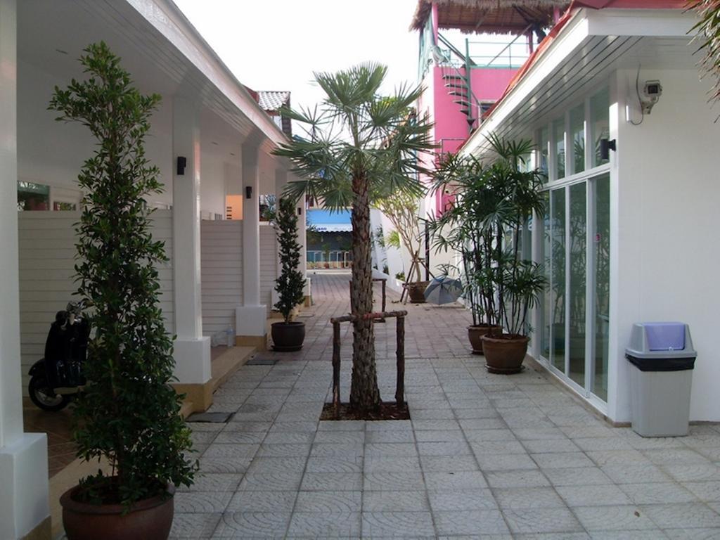 Hotel Clear House Phuket 2*