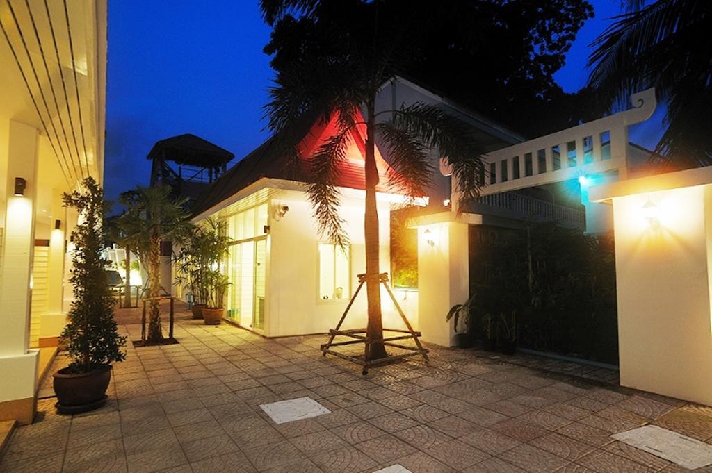 Clear House Phuket Hotel 2*