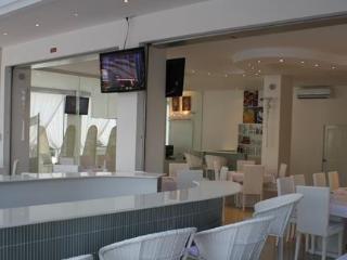 Hotel Santi White Phuket