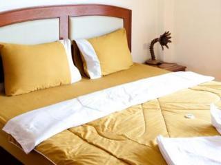 Apartment Rai Rom Yen Sha *