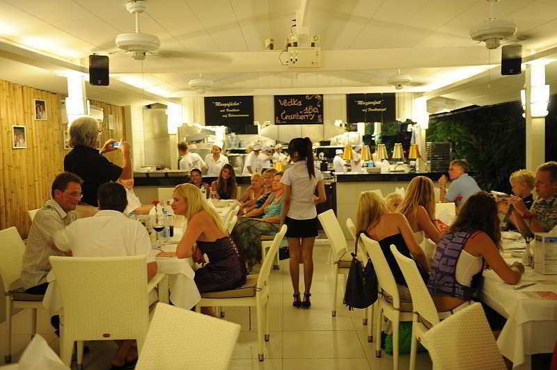 Hotel Hangout Phuket By Kly
