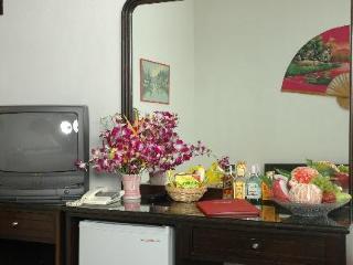 Hotel Hangout Phuket By Kly Patong