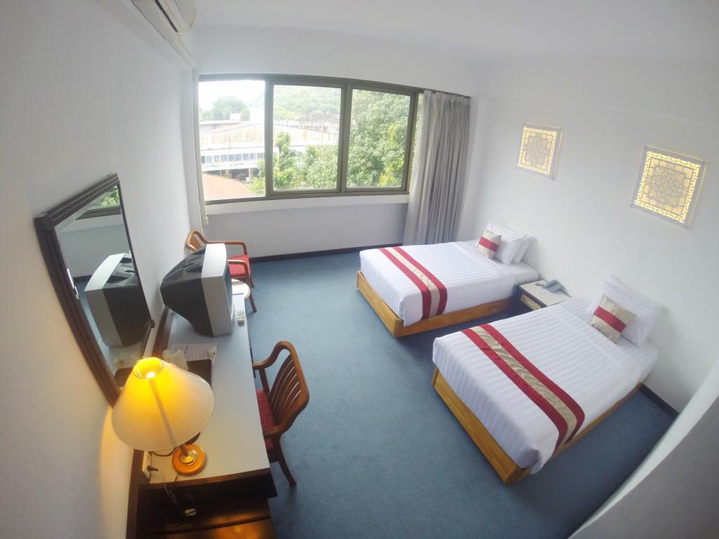 Town Hotel 3*