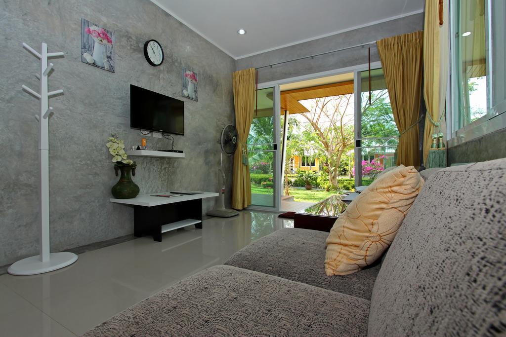 Maikhao Garden Guest house Mai Khao