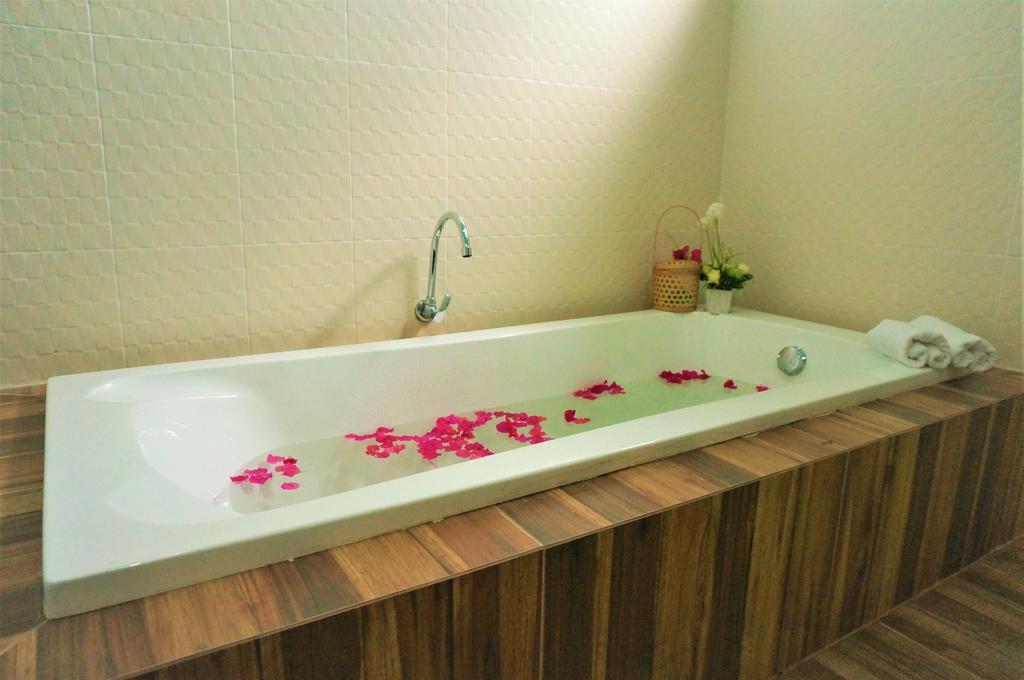 Rumah percutian Ruen Tai Boutique Phuket