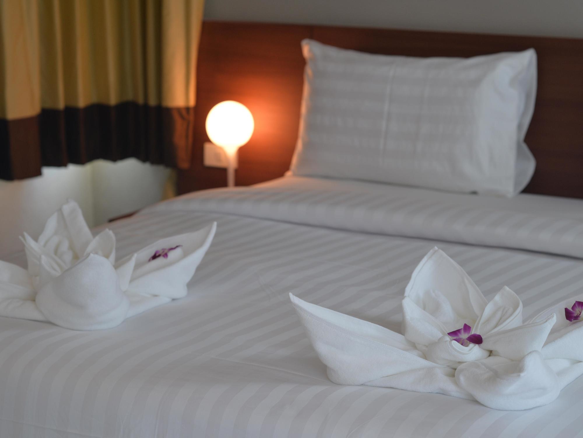 Hotel Baan Lukkan Patong 3*