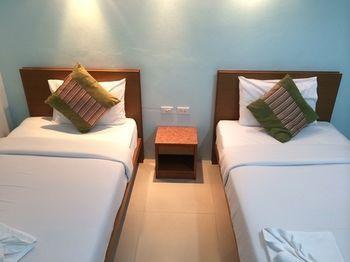 Paradise Resortel 2*