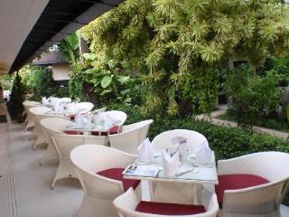 Hotel Hangout Phuket By Kly Patong