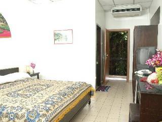 Hotel Hangout Phuket By Kly