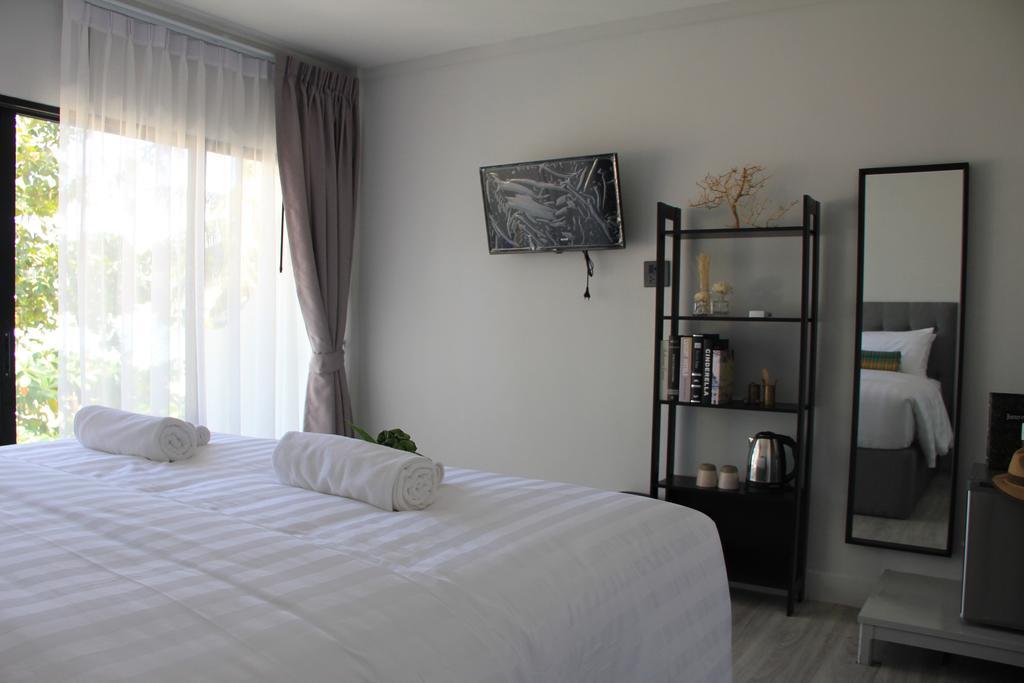 Thai Kamala Front Resort 3*