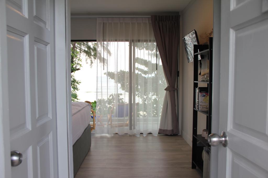 Thai Kamala Front 3*