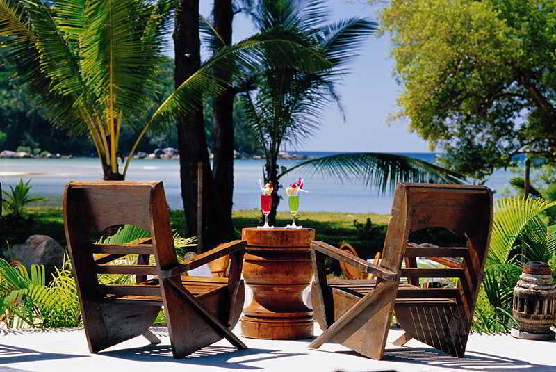 & Village Hotel Layan Beach (Phuket)