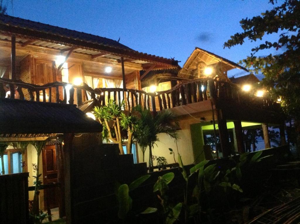 Ruan Mai Naiyang Beach Resort Resort