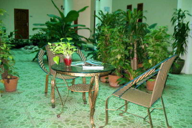 Zhou - Sha Hotel