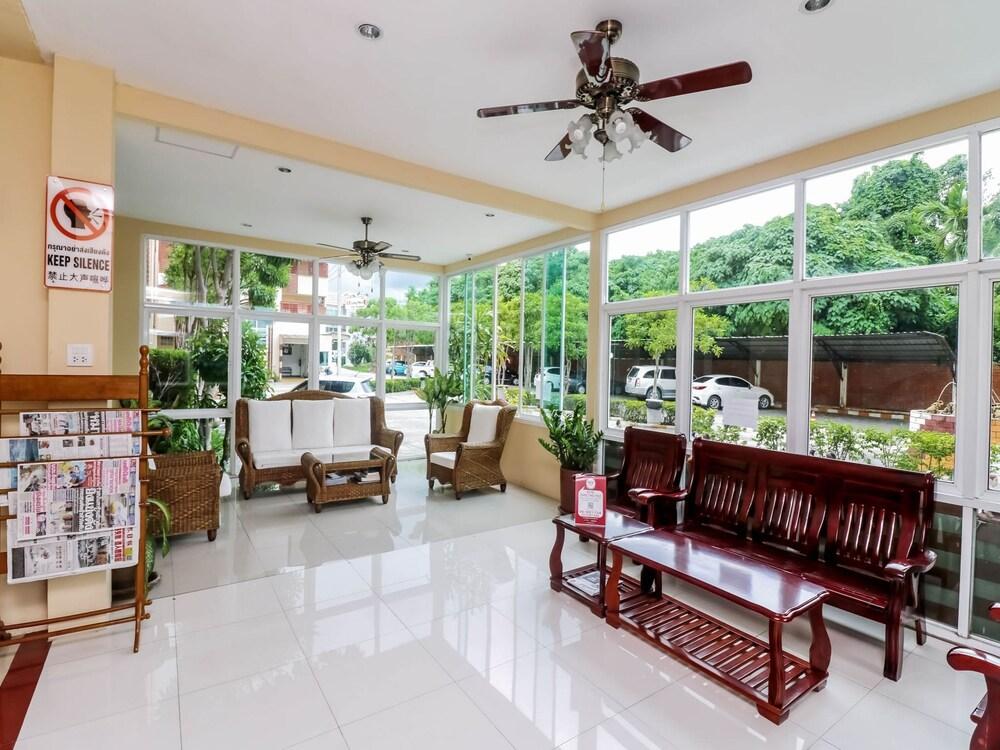 Nida Pattana 47 Central Mall 3* Phuket