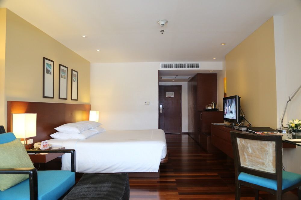 Hotel Radisson Red Phuket Patong